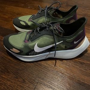 Nike Vapor Street Peg.